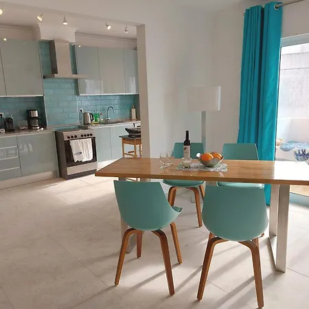 2 Bedroom In Centre Of - Valemar * Alvor
