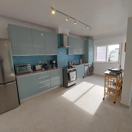 2 Bedroom In Centre Of - Valemar アパート アルヴォル